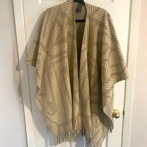 Geometric Print Poncho
